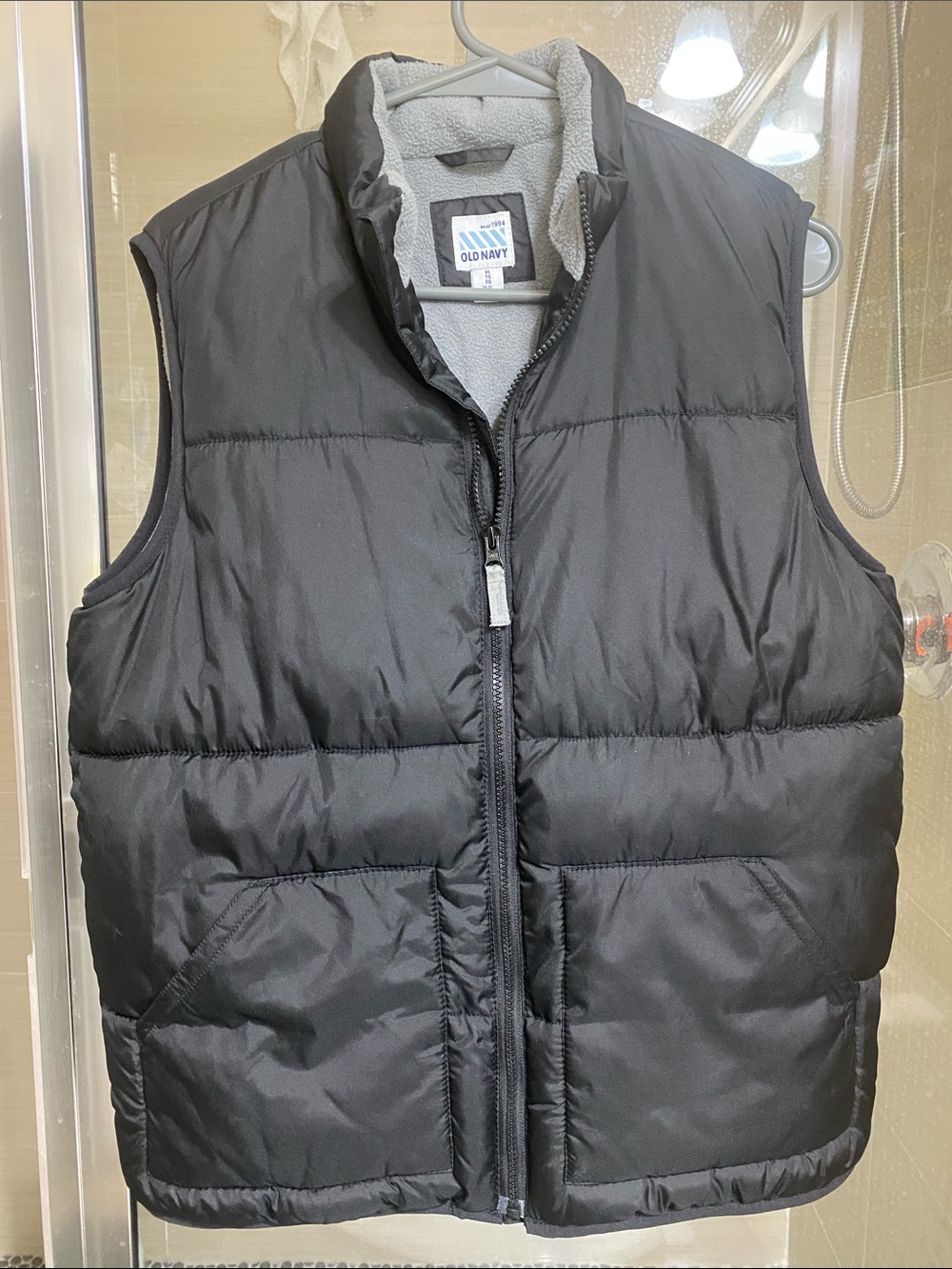 Old Navy Men’s Black Quilted Puffer Vest